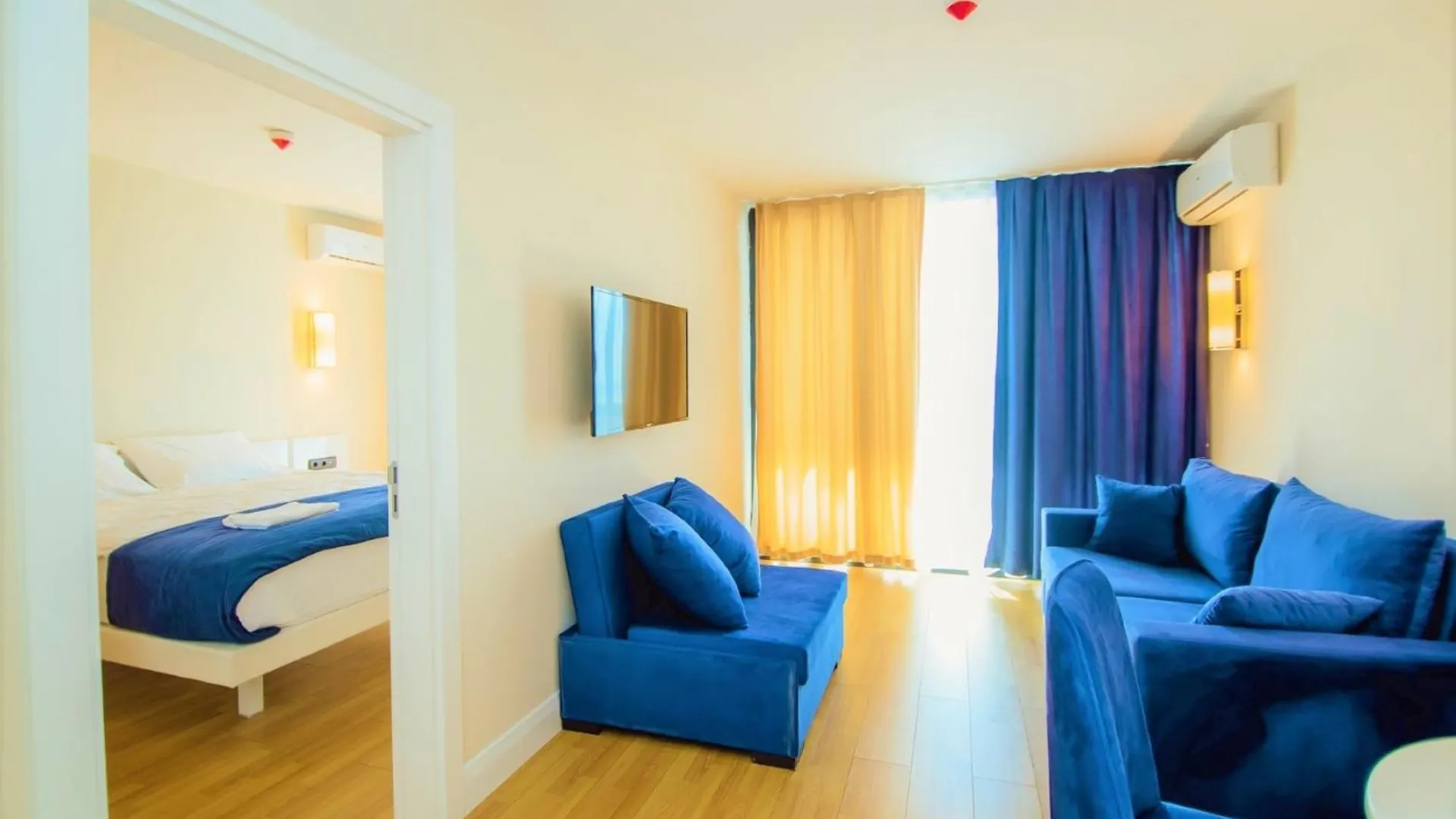 Orbi City Panorama Sea View Aparthotel Batumi 5*,