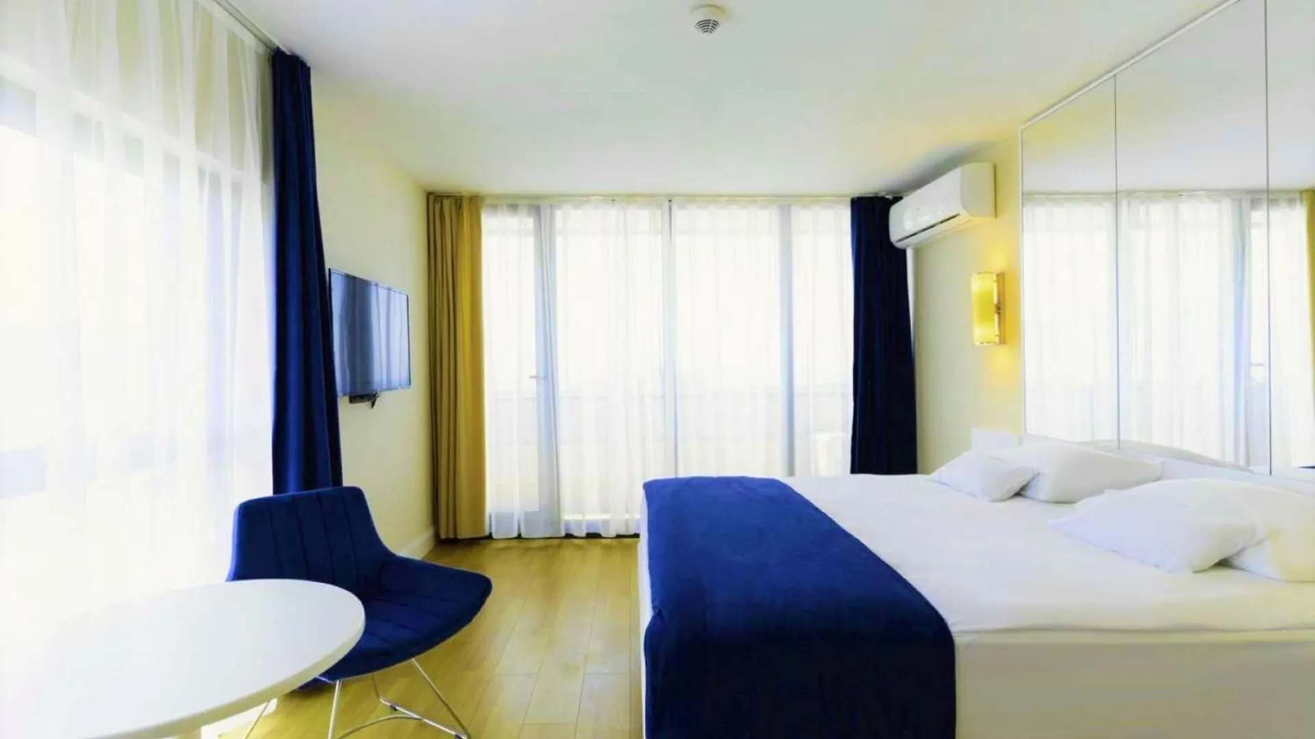 Orbi City Panorama Sea View Aparthotel Batumi