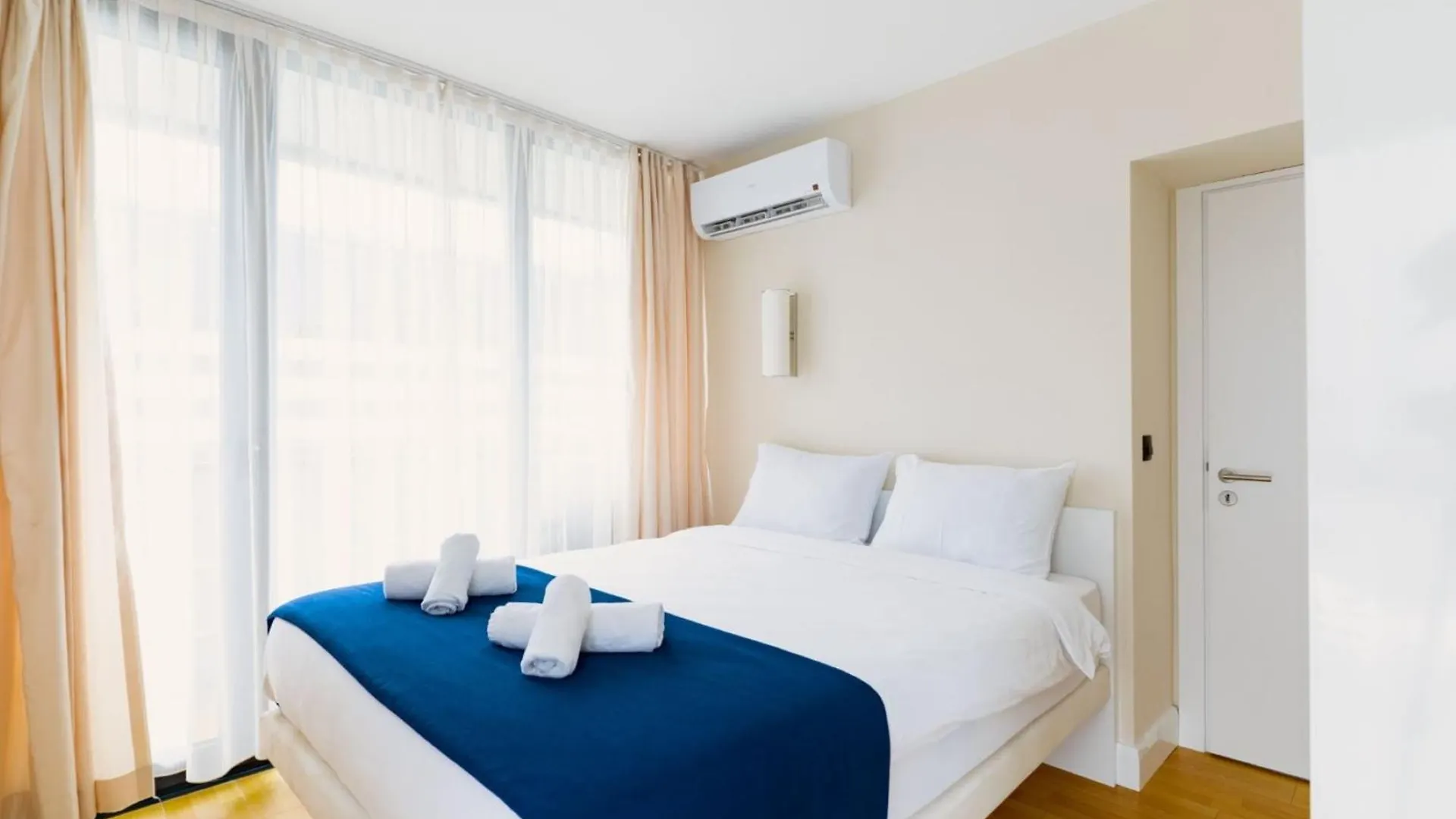 Orbi City Panorama Sea View Aparthotel Batumi 5*,